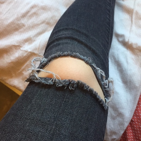 Gray/black distressed jeans! Brand new - Picture 5 of 6